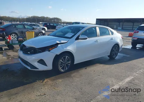 2023 Kia Forte Lxs z USA, uszkodzony, nr VIN 3KPF24AD5PE619448